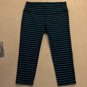 Athleta Navy and Blue stripe Capri workout legging!